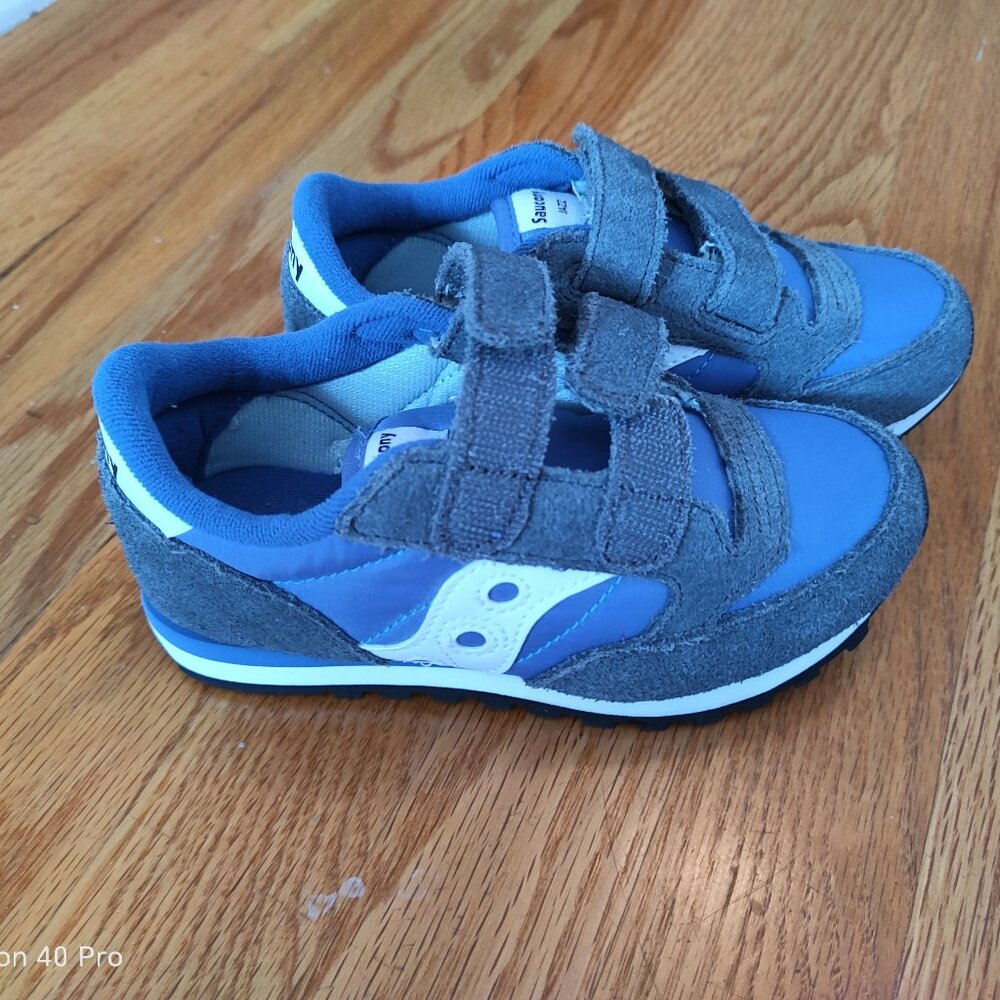 Boys Saucony Jazz sneakers